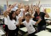 Educação atende alunos surdos com professor intérprete