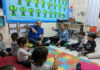 Centro de Educação Infantil recebe visita de instrutores de Libras