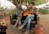 Cantor faz videoclipe em homenagem a capital com tradução em Libras