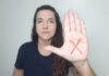 Professora vira referência no combate à violência contra mulheres surdas