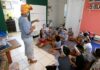 Moradora de Sorocaba transforma sala em local para aulas gratuitas de Libras