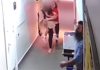Câmera de segurança flagra professora jogando aluna surda no chão