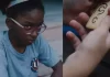 Comercial do biscoito Passatempo mostra a importância da comunicação em Libras