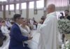 Casal de surdos tem casamento celebrado em Libras por padre também surdo