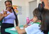 Estudantes surdos da rede municipal aprendem Libras e contam com intérpretes