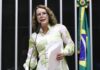 Comissão debate oferta de ensino da LÃngua Brasileira de Sinais