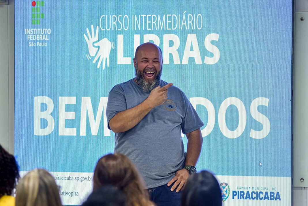 CURSO-LIBRAS-INTERMEDIÁRIO_2026-03-19