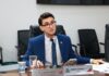 Prefeito veta projeto que obrigava intérpretes de Libras em UPAs e hospitais