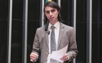 Comissão aprova proposta que institui política para promover Língua Brasileira de Sinais