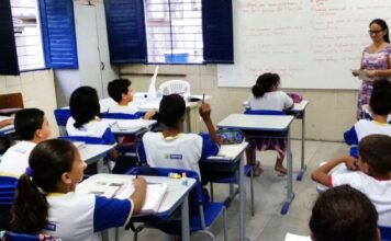 Falta de intérpretes de Libras nas escolas do Recife leva MPPE a cobrar providências