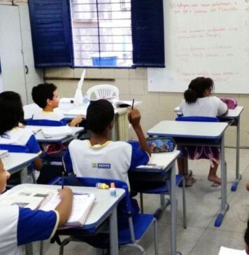 Falta de intérpretes de Libras nas escolas do Recife leva MPPE a cobrar providências