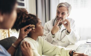 Comissão aprova projeto que garante intérprete de Libras em emergência de hospitais