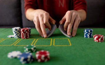 “Poker Além do Som”: competição reúne 20 pessoas surdas