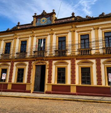 Feneis promove formação sobre Libras e inclusão em parceria com a Prefeitura