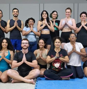 Cepic oferece oficina de Yoga em Libras para a comunidade surda