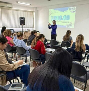Servidores de Jundiaí fazem curso de Libras para atendimento